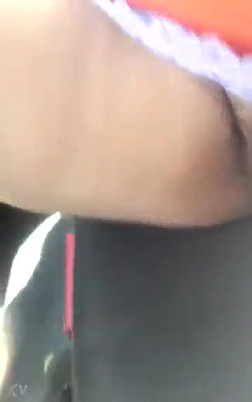 Mi madrastra  se deja que le grabe su hincha peluda