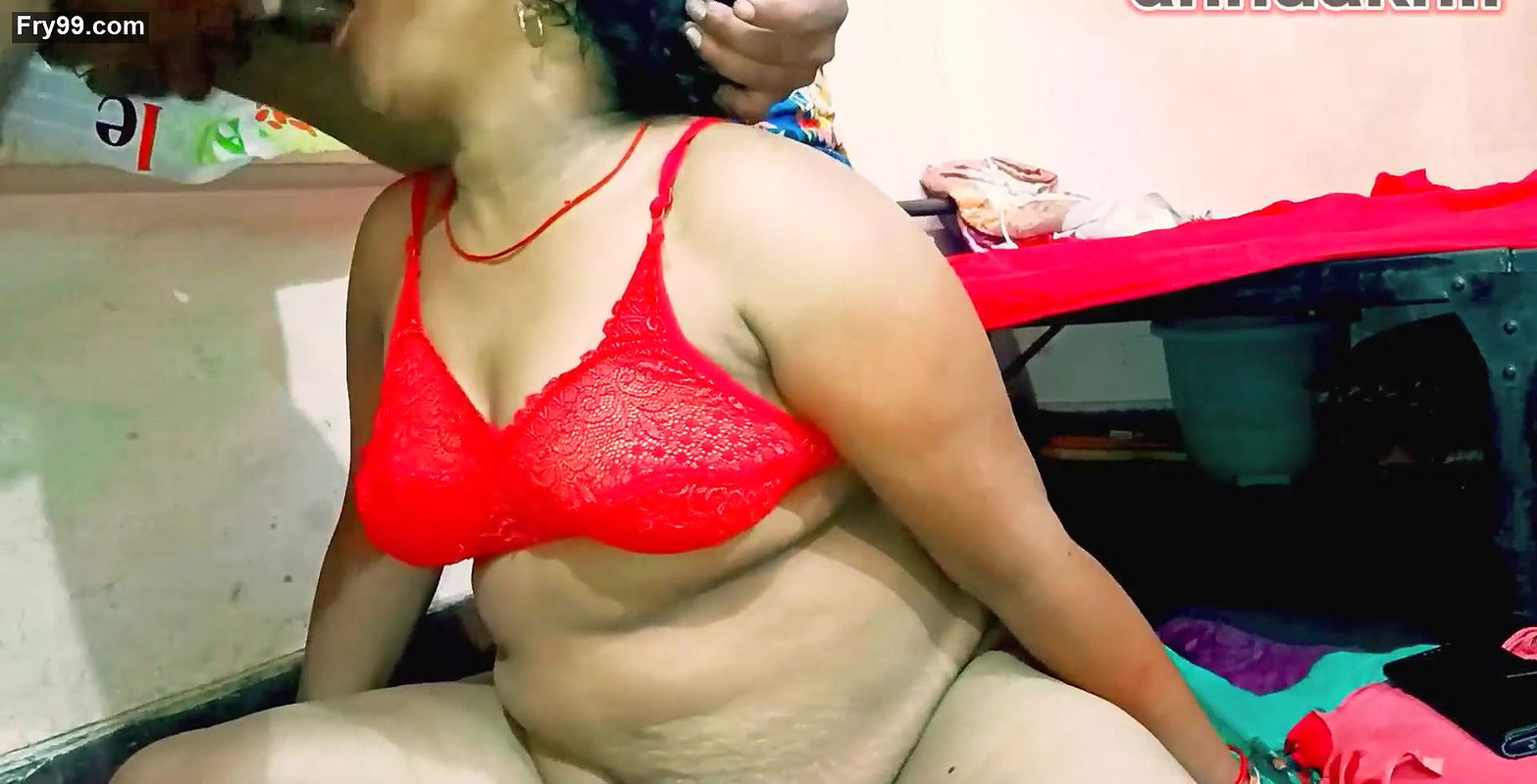 Indian desi bhabhi ne pahle blowjob kiya fir gand me land liya clear Hindi vioce full sex video