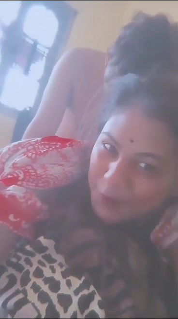 Desi girl fucked from behin Desi girl fucked from behindd