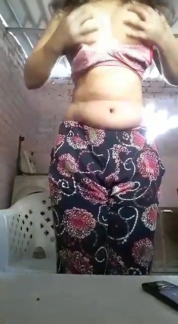 Desi bhabi sexy navel