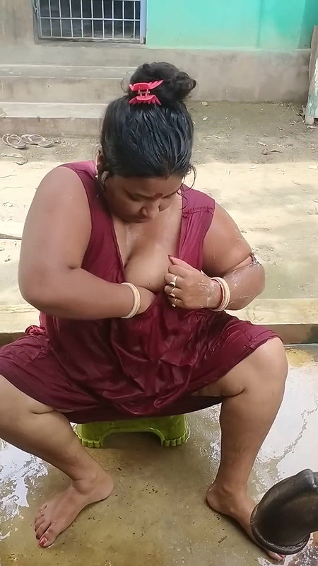 Bengali sexy village aunty bath video – 1