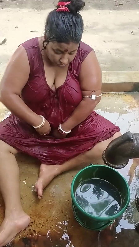 Bengali sexy village aunty bath video – 1