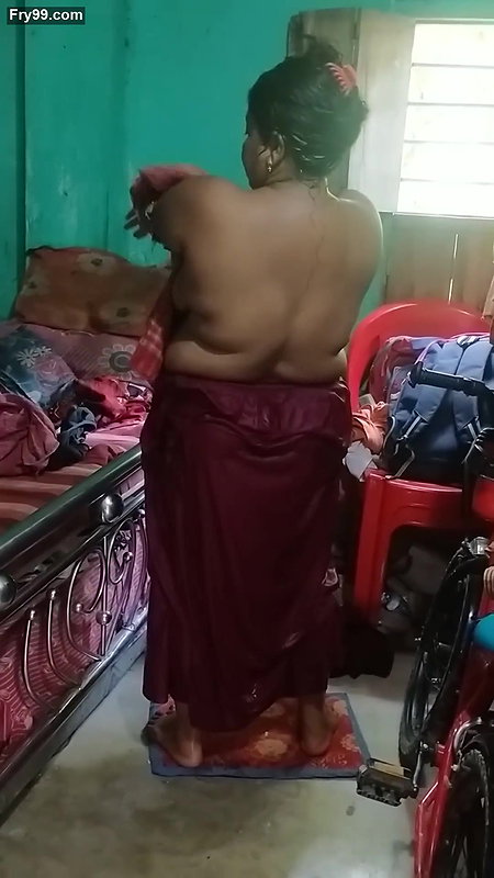 Bengali sexy village aunty bath video – 2