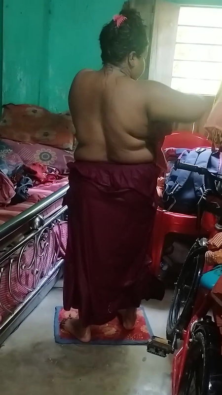 Bengali sexy village aunty bath video – 2