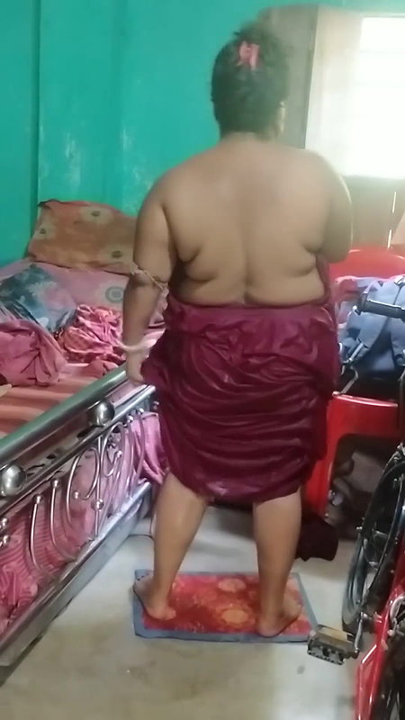 Bengali sexy village aunty bath video – 2
