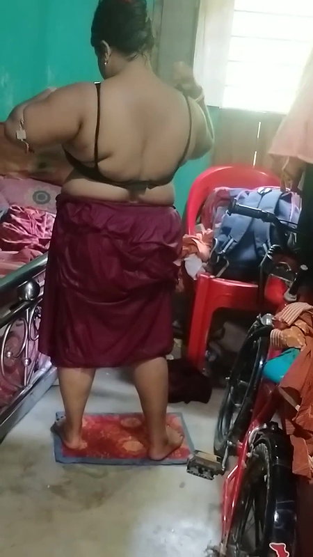 Bengali sexy village aunty bath video – 2