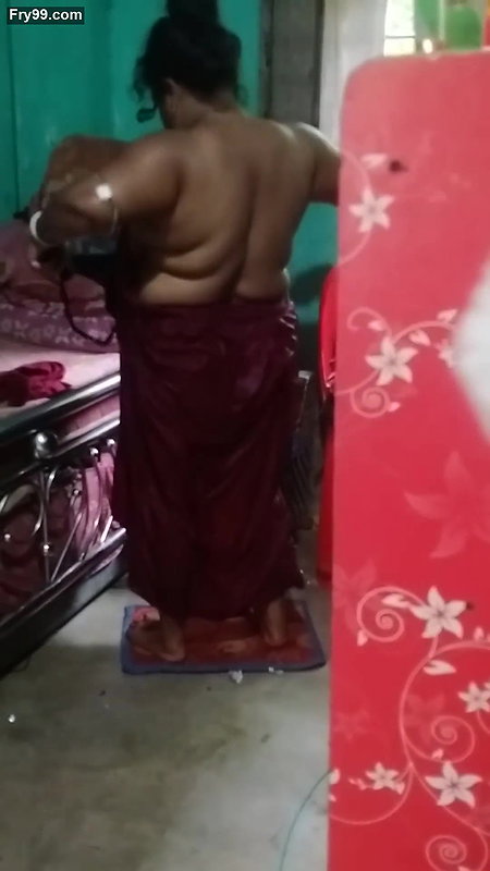 Bengali sexy village aunty bath video – 3