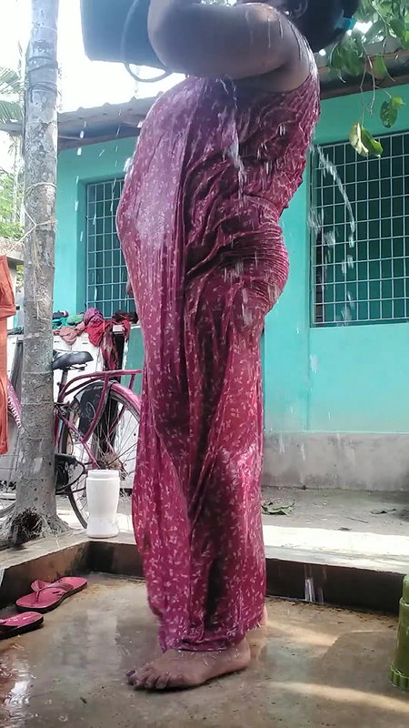 Bengali sexy village aunty bath video – 4