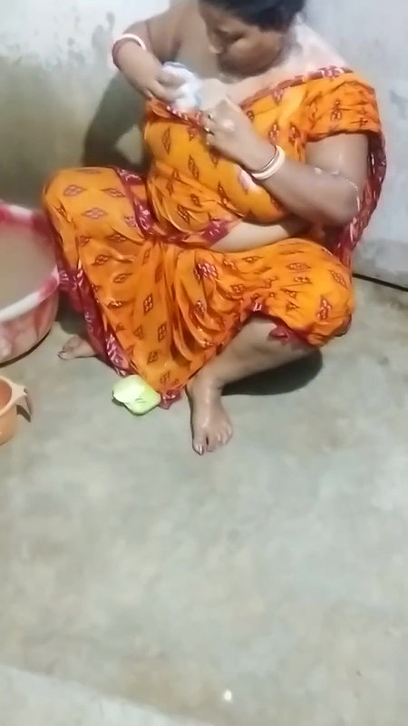 Bengali sexy village aunty bath video – 5