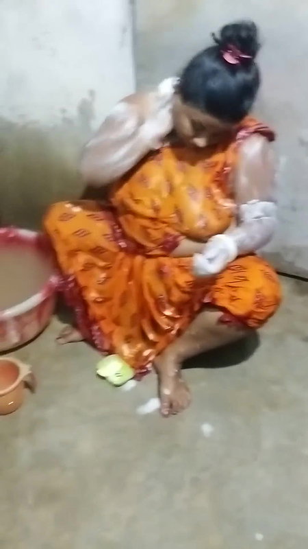 Bengali sexy village aunty bath video – 5