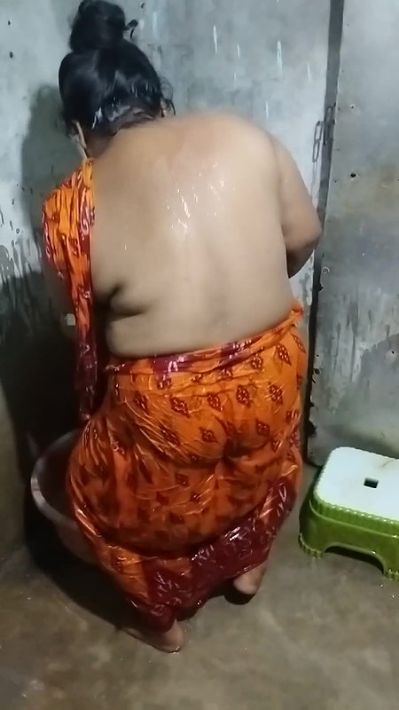 Bengali sexy village aunty bath video – 5