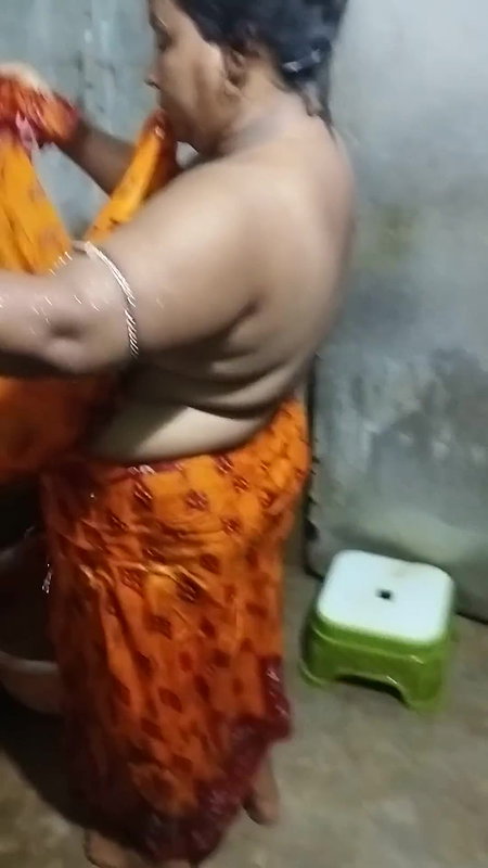 Bengali sexy village aunty bath video – 5