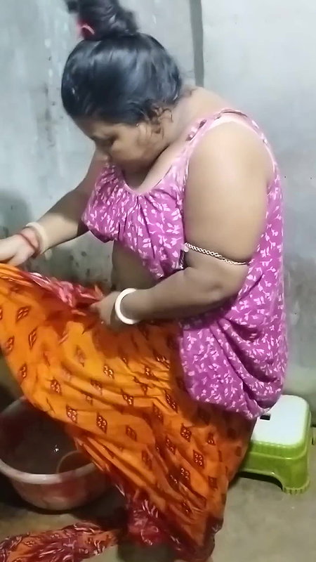 Bengali sexy village aunty bath video – 5