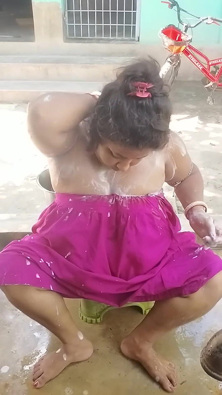 Bengali sexy village aunty bath video – 7