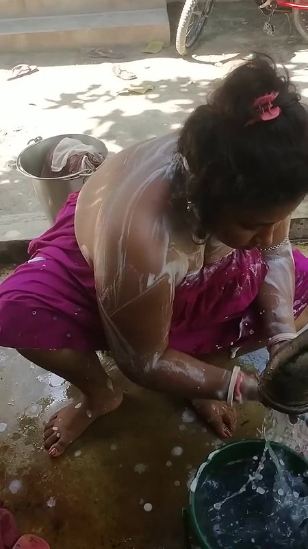 Bengali sexy village aunty bath video – 7
