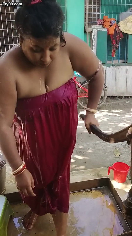 Bengali sexy village aunty bath video – 7