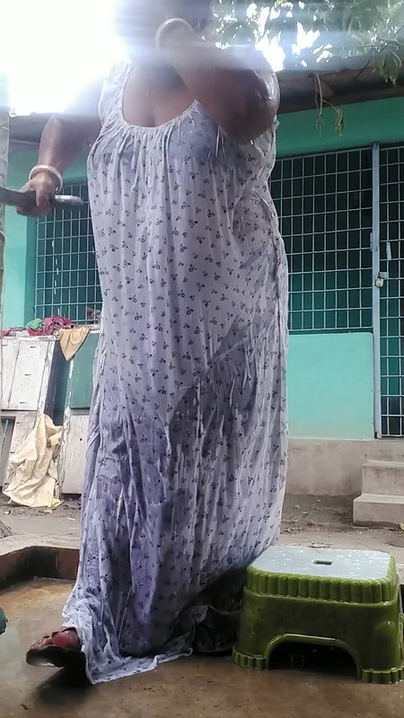 Bengali sexy village aunty bath video – 8
