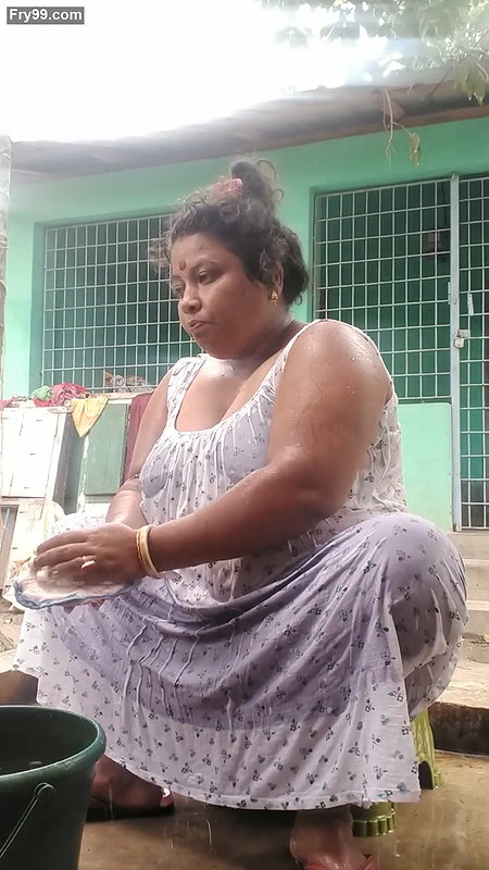 Bengali sexy village aunty bath video – 8