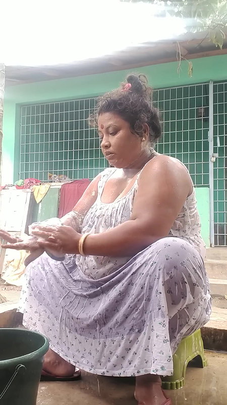 Bengali sexy village aunty bath video – 8