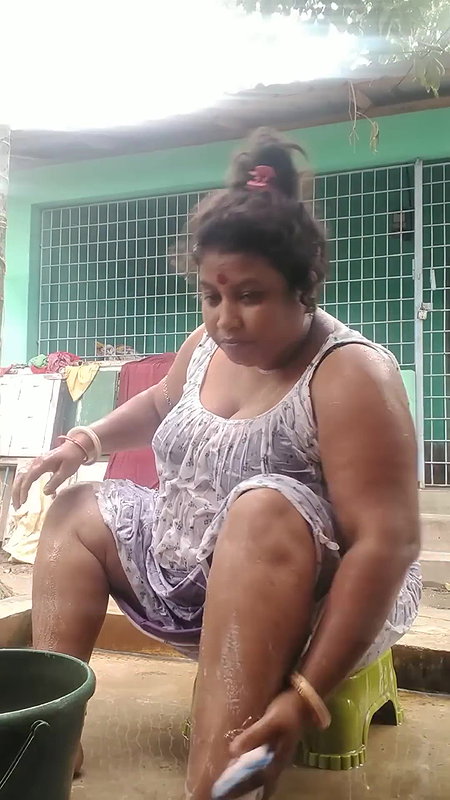 Bengali sexy village aunty bath video – 8