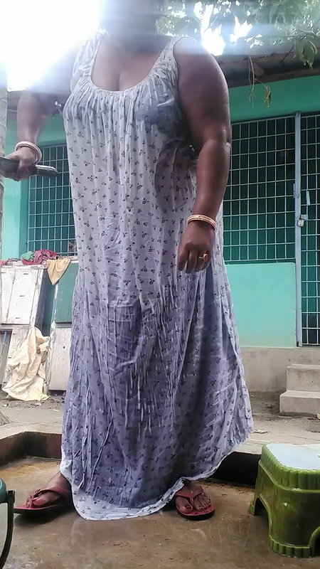 Bengali sexy village aunty bath video – 8