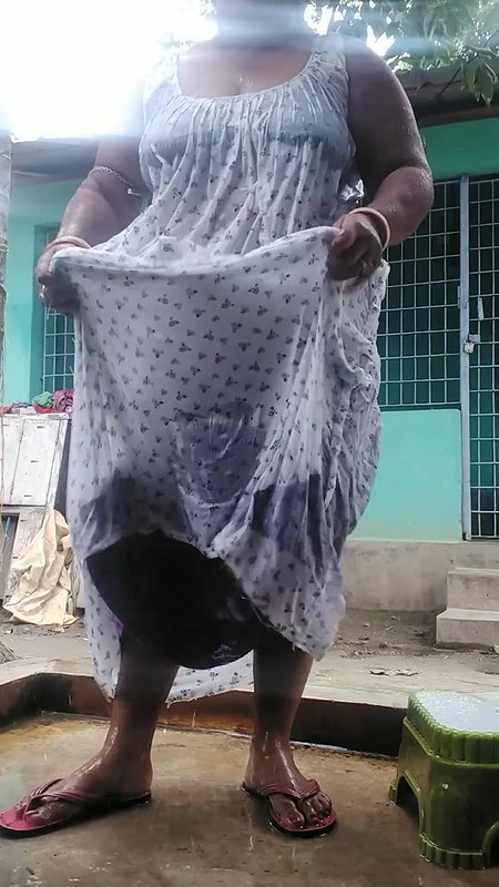 Bengali sexy village aunty bath video – 8