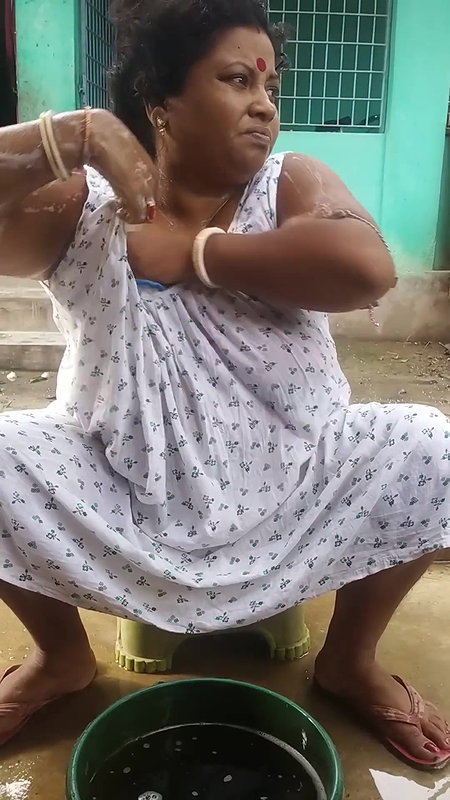 Bengali sexy village aunty bath video – 9