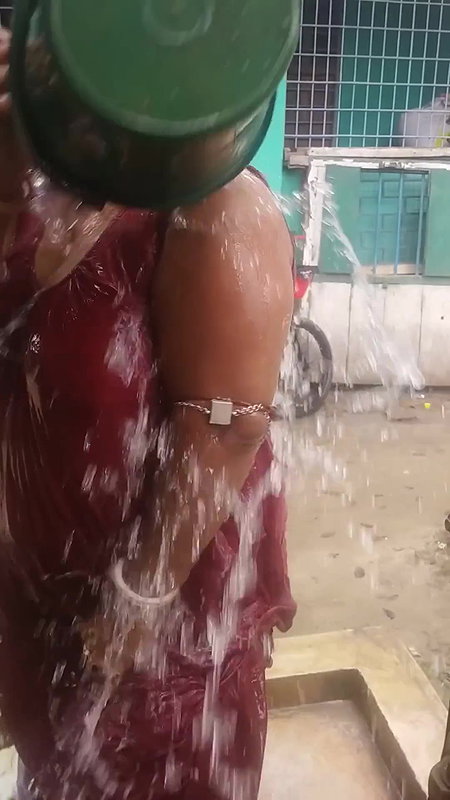 Bengali sexy village aunty bath video – 10