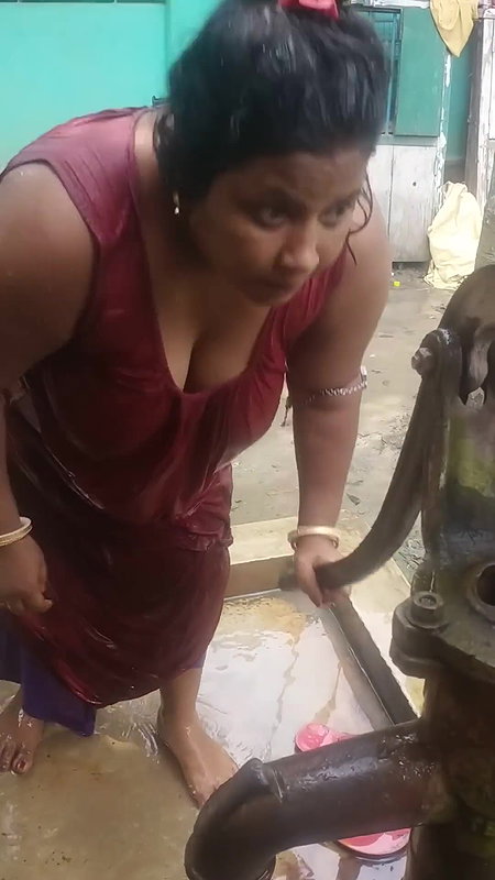Bengali sexy village aunty bath video – 10