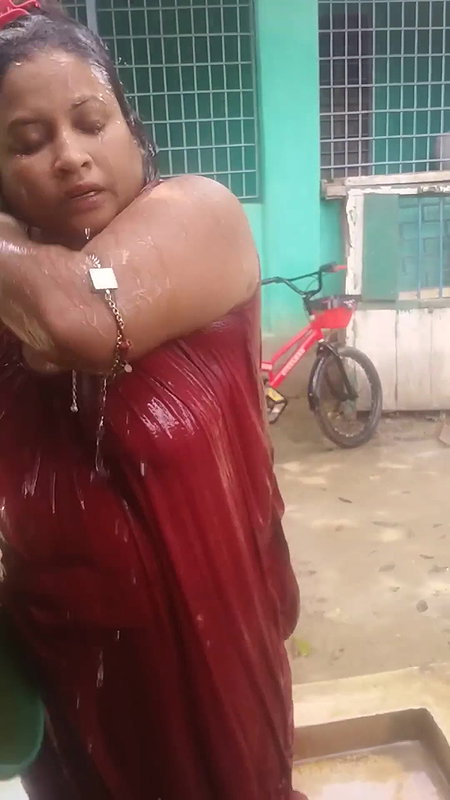 Bengali sexy village aunty bath video – 10