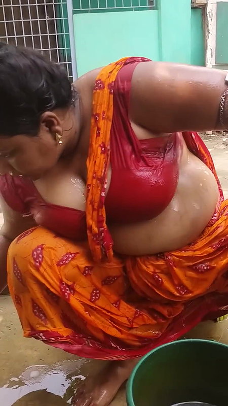 Bengali sexy village aunty bath video – 11