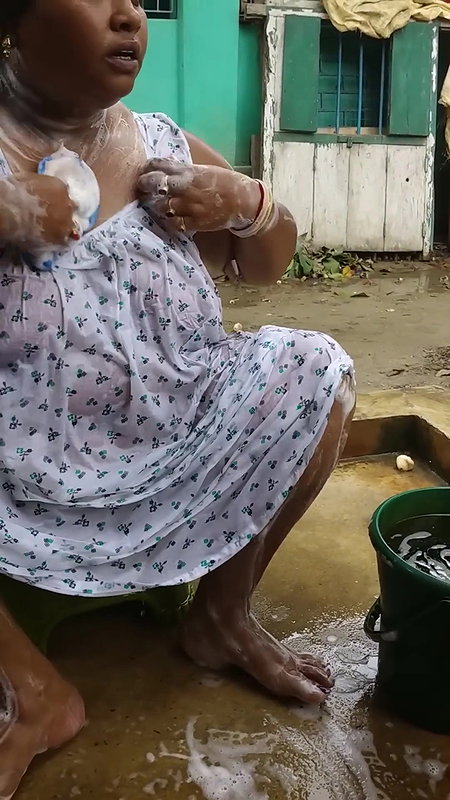 Bengali sexy village aunty bath video – 12