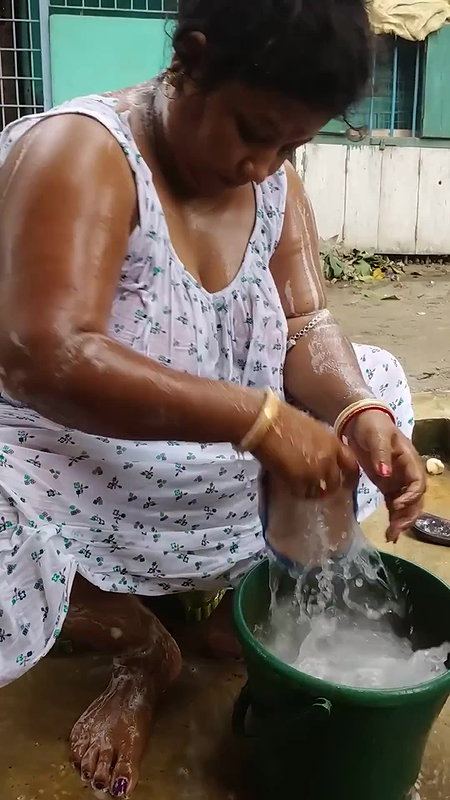 Bengali sexy village aunty bath video – 12