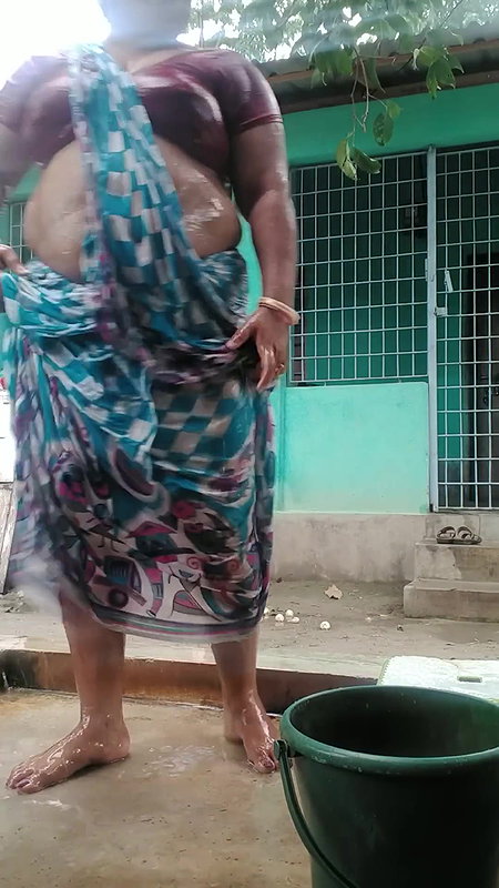 Bengali sexy village aunty bath video – 13