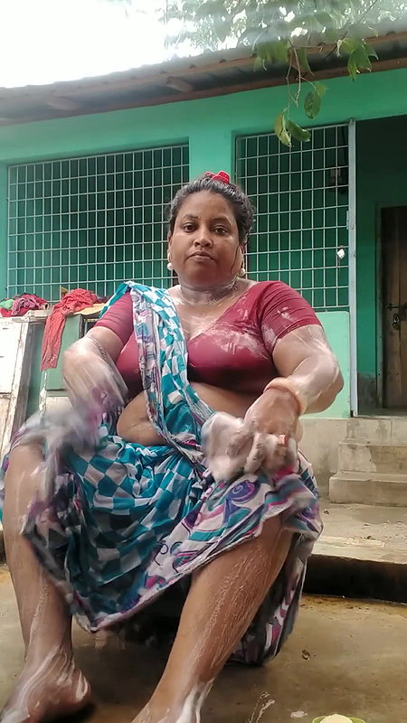 Bengali sexy village aunty bath video – 13