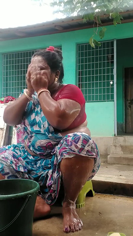 Bengali sexy village aunty bath video – 13