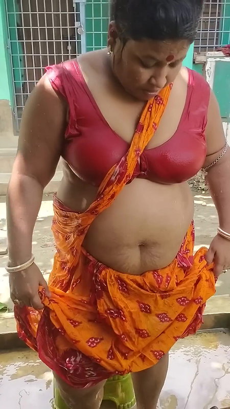 Bengali sexy village aunty bath video – 14