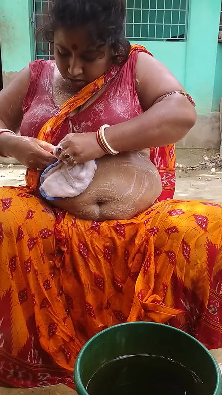 Bengali sexy village aunty bath video – 14