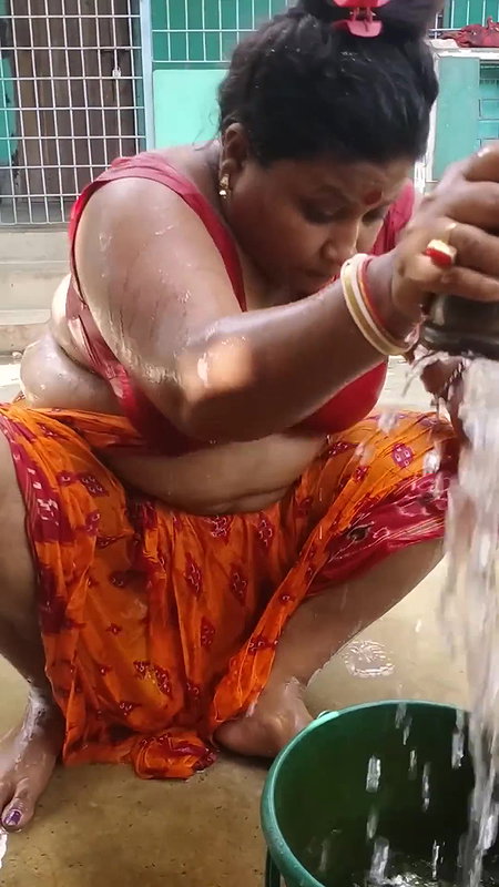 Bengali sexy village aunty bath video – 14