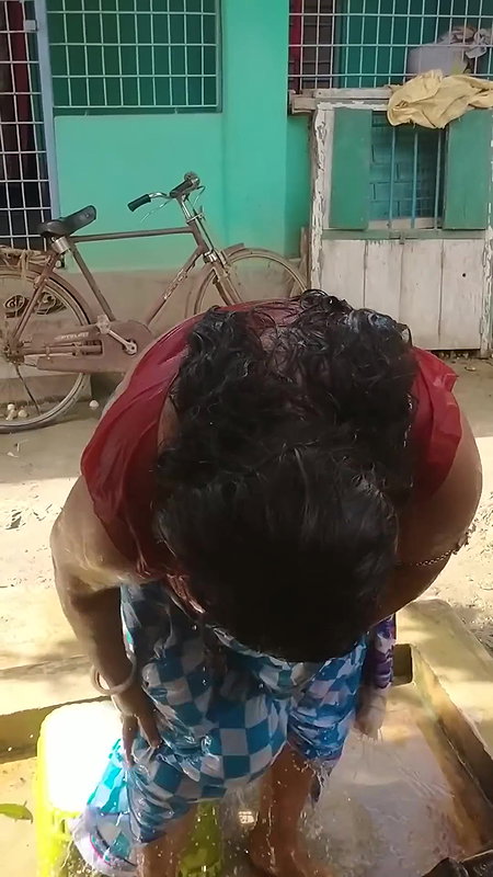 Bengali sexy village aunty bath video – 15