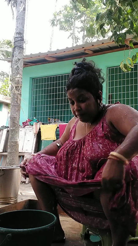 Bengali sexy village aunty bath video – 16