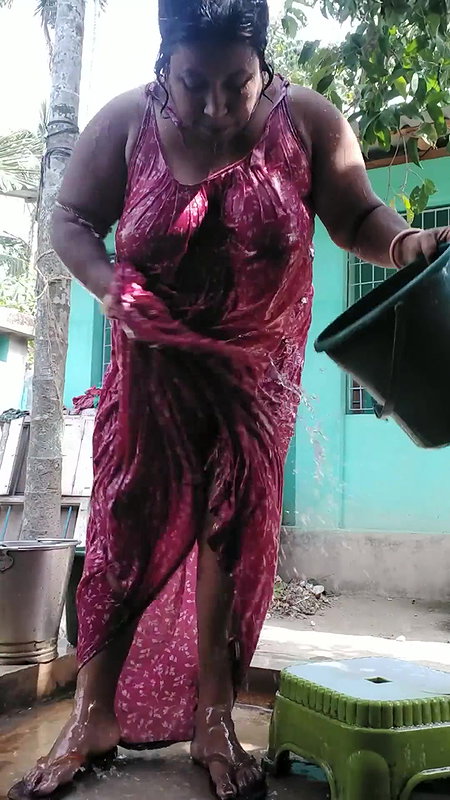 Bengali sexy village aunty bath video – 16