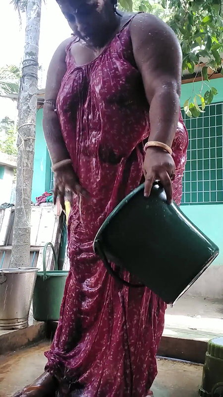 Bengali sexy village aunty bath video – 16