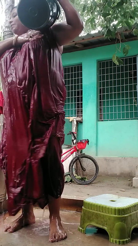 Bengali sexy village aunty bath video – 17