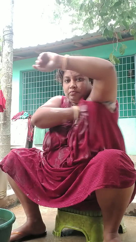 Bengali sexy village aunty bath video – 17