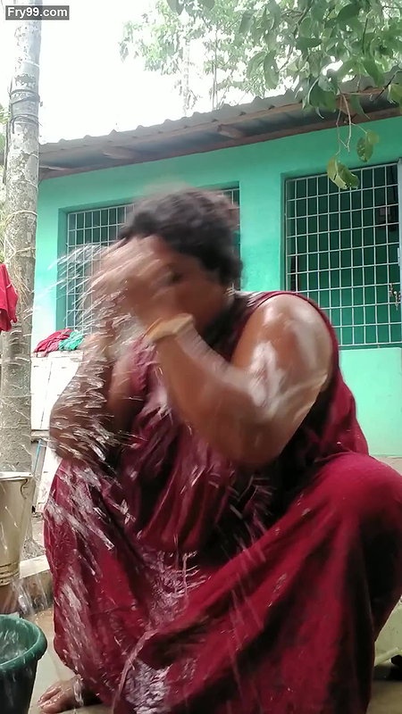 Bengali sexy village aunty bath video – 17