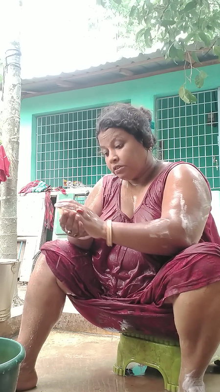 Bengali sexy village aunty bath video – 17