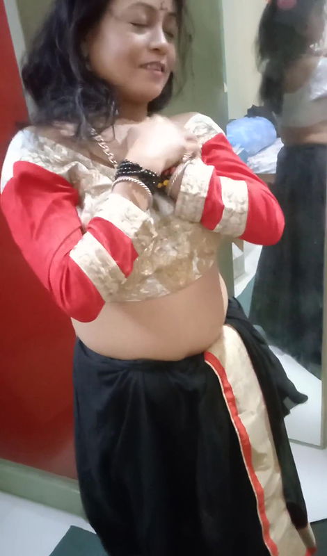 Nude Dance Indian Village Aunty Hot Boobs Nippal Pussy in Desi Style Sexy Slow Motion