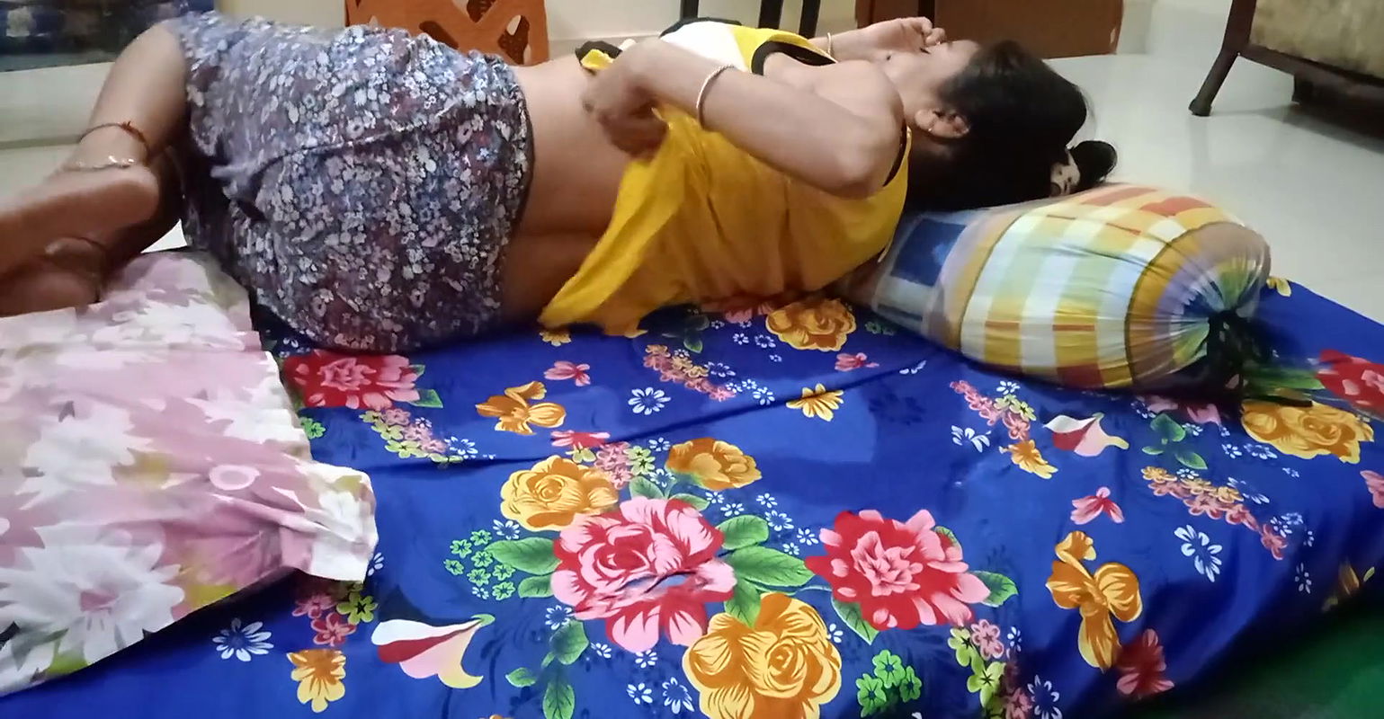 Old Bhabbi and Uncle Fuck Hrr Hot Pussy Tiny Ckit Boobs Nippal Hot Anal