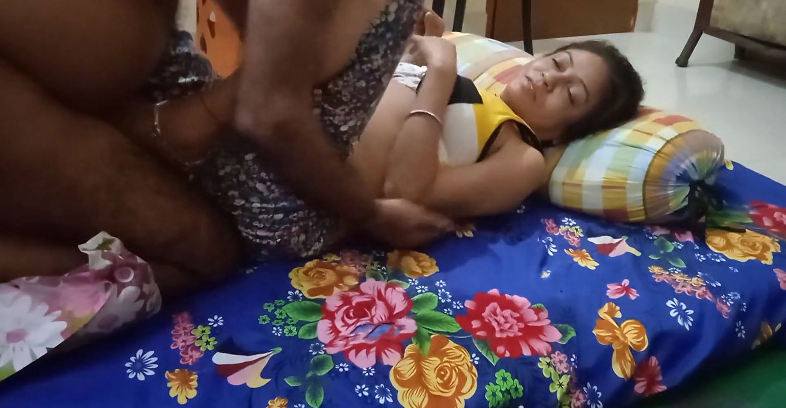 Old Bhabbi and Uncle Fuck Hrr Hot Pussy Tiny Ckit Boobs Nippal Hot Anal